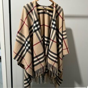 【送料&関税込】Burberry Beige Polyester Blend Cape Burberry Reversible Wool Cape | Saks Fifth Avenue